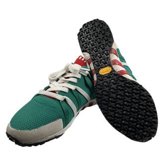 Offrez une nouvelle vie à vos Adidas vert canard avec notre ressemelage en semelles Urban Trek Vibram !